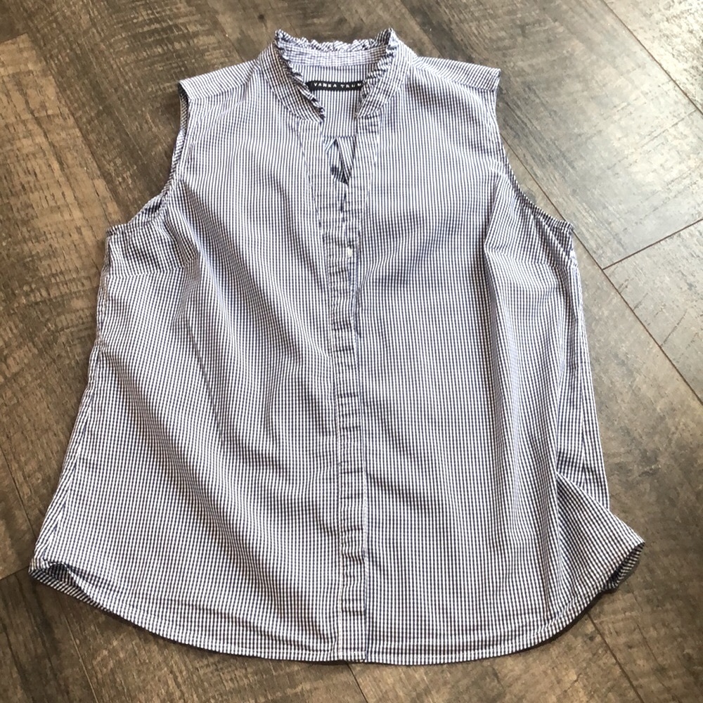 IVANKA TRUMP NAVY/WHITE CHECKERED BUTTONED DOWN SLEEVELESS BLOUSE SIZE L
